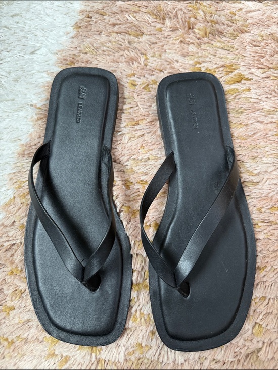H&M Shoes - H&M black leather minimalist flip flop sandal